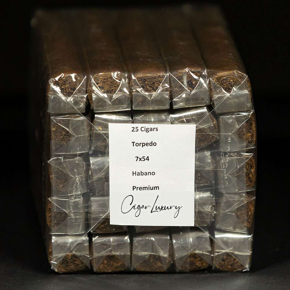 Pyramid Premiumᐩ Habano – 7×54 w/ cellophane.