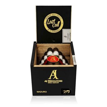 Dernier appel Maduro Pequenas par Aj Fernandez