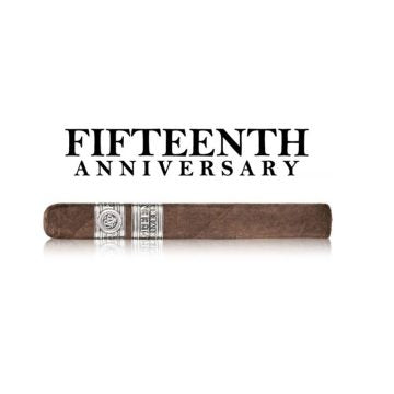 Rocky Patel 15e anniversaire Toro – 6½x52
