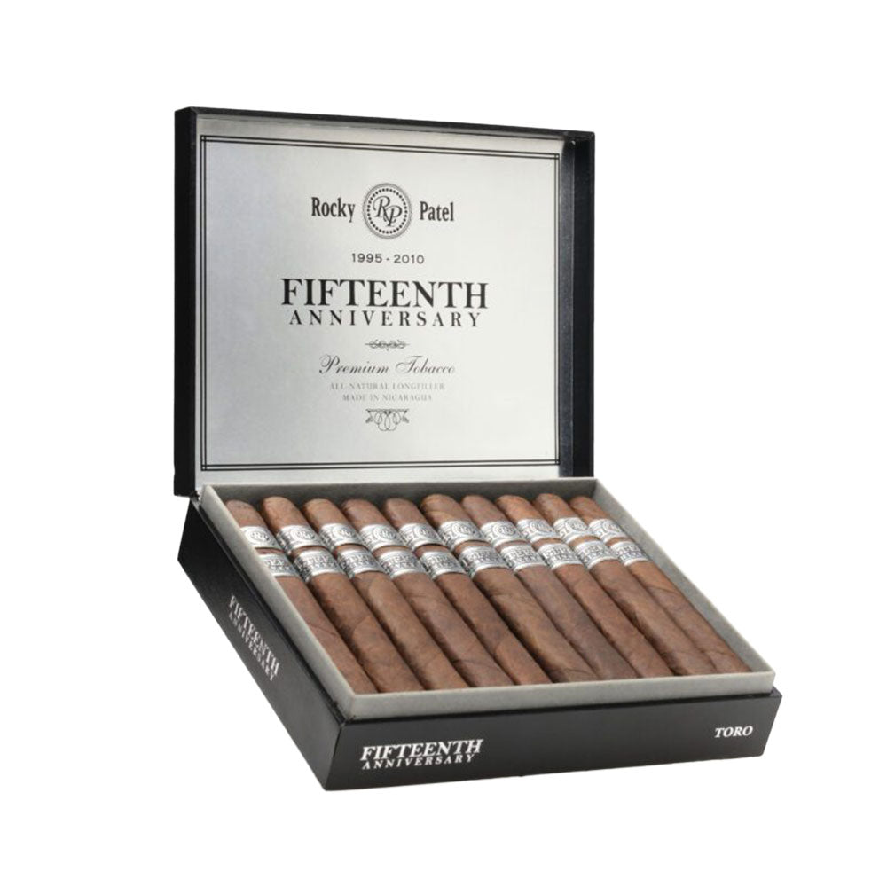 Rocky Patel 15e anniversaire Toro – 6½x52